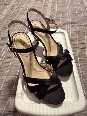 NWOT Life Stride Black Strappy Slingback Heels 👠